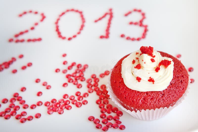 O Bolo De Aniversário Tem 18 Anos Velho Foto de Stock - Imagem de velho,  fundo: 120994654