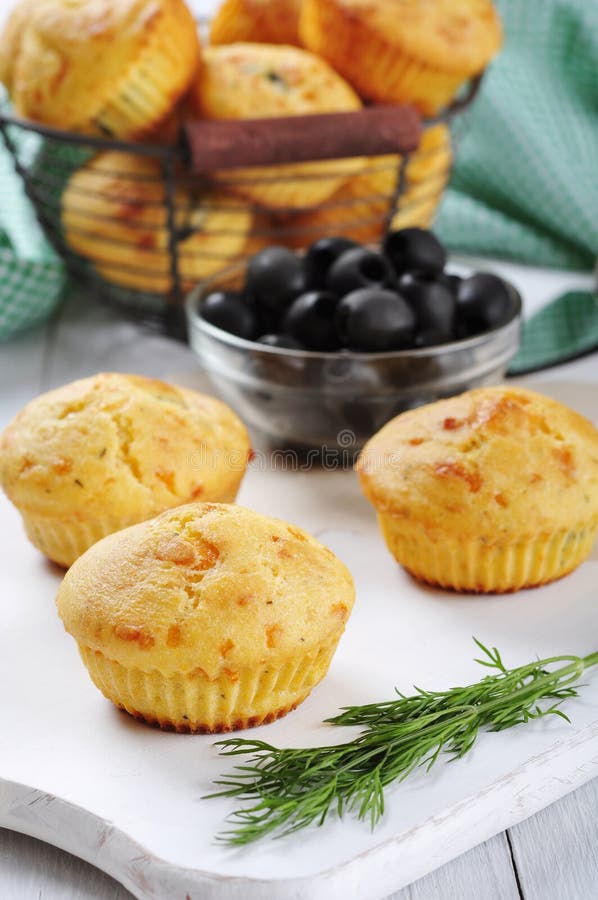 Muffins de queijo caseiros imagem de stock royalty free