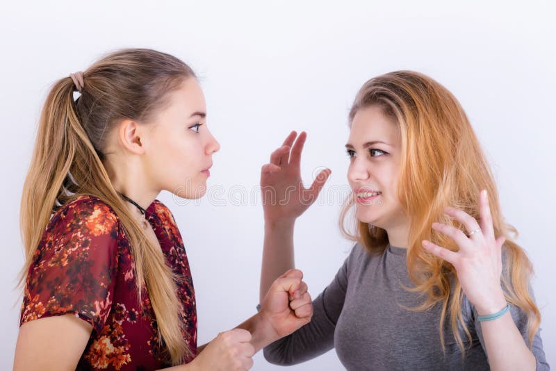 Querelle entre deux filles photos libres de droits