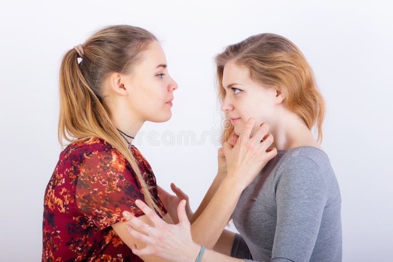 Querelle entre deux filles photo stock