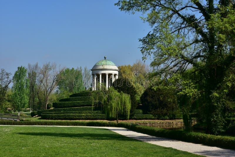 Querini park in Vicenza stock image. Image of grass, garden - 71915971