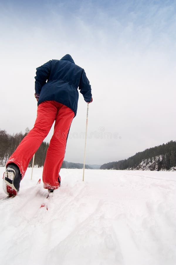 Querland-Skifahrer stockbild Querland-Skifahrer stockbild