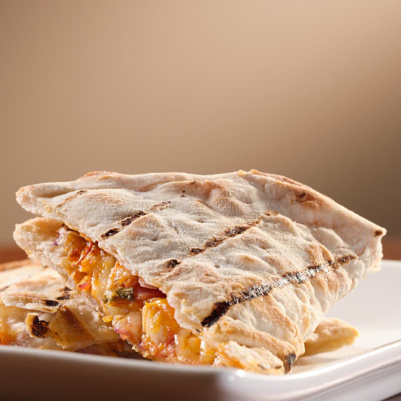 Quesadillas Del Pollo Y Del Queso Foto de archivo Imagen de delicioso