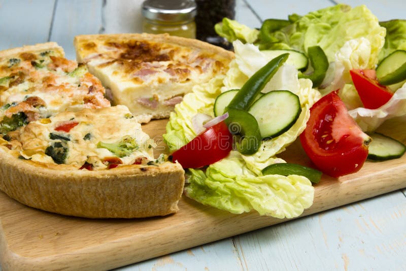 Download Quiches obraz stock. Obraz złożonej z gotujący, homemade - 57653173