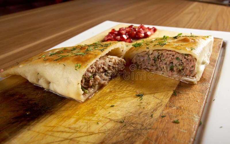 Qutab- backte Chebureki lizenzfreie stockfotografie Qutab- backte Chebureki lizenzfreie stockfotografie