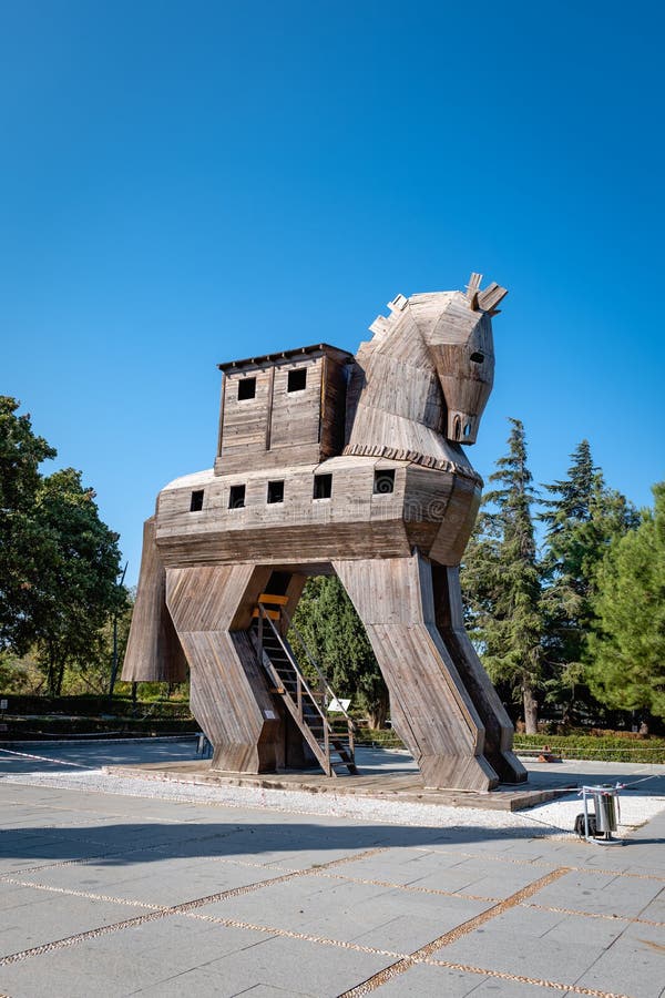 Foto de Canareplica De Cavalo De Tróiacanakkale Waterfront Dardanelles  Turquia O Cavalo De Tróia Da Guerra De Tróia Que Os Gregos Costumavam  Entrar Na Cidade Independente De Tróia E Ganhar A Guerra