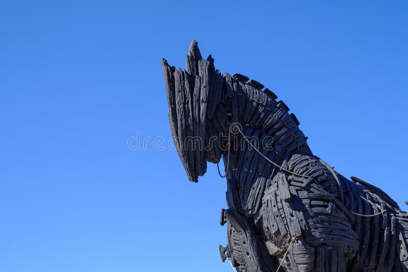 Cavalo De Troia De Madeira Em Canakkale, Turquia Imagem de Stock Editorial  - Imagem de turismo, marco: 93925579