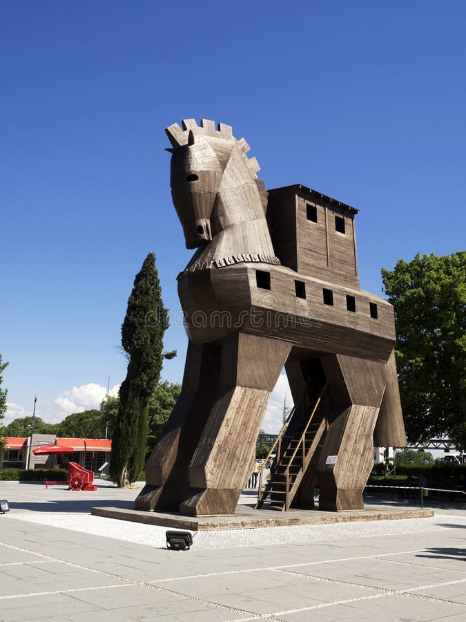 Réplica De Cavalo De Troia No Sítio Arqueológico De Troy Hisarlik