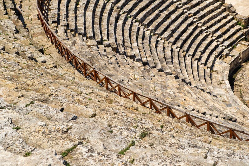 Pamukkale Türkiye'de hierapolis harabelerinde Roma amfitiyatrosu Stok Imaj