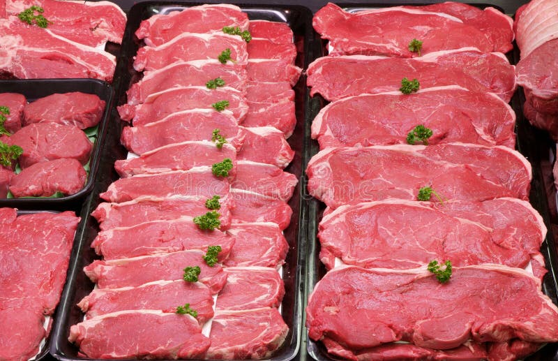 R&aring; steaks f&ouml;r n&ouml;tk&ouml;tt royaltyfria foton