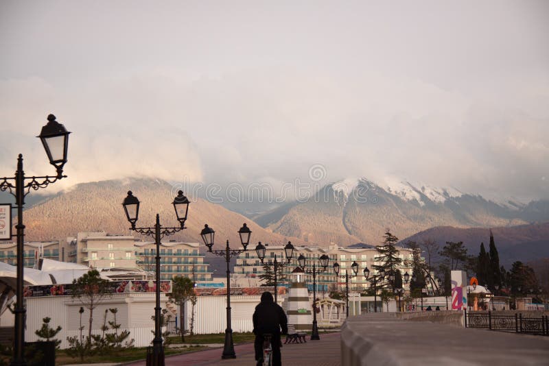 r Ανάχωμα του Sochi Adler Mzymta στοκ εικόνες με δικαίωμα ελεύθερης χρήσης r Ανάχωμα του Sochi Adler Mzymta στοκ εικόνες με δικαίωμα ελεύθερης χρήσης
