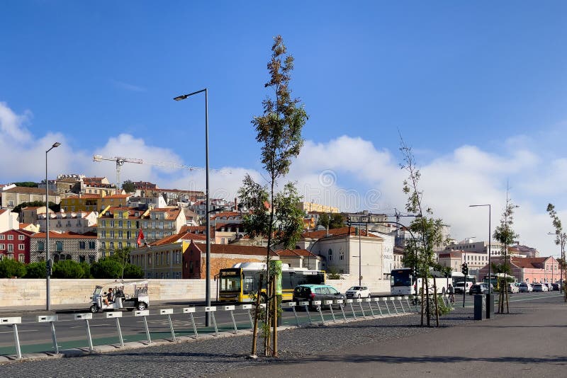 Racks Vides De La Ville E Vélos à Lisbonne Photo stock éditorial - Image du  portugal, moderne: 257577213