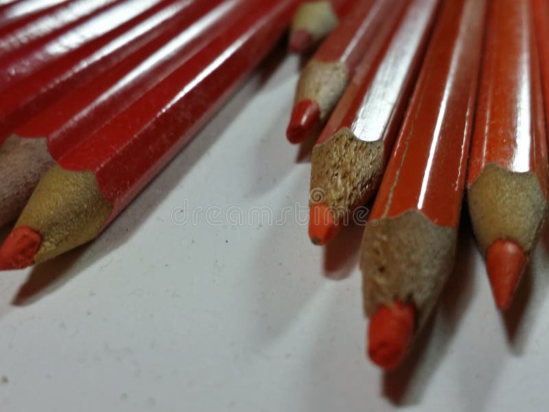 Rad av varma Tone Colored Pencils 2 arkivfoton Rad av varma Tone Colored Pencils 2 arkivfoton