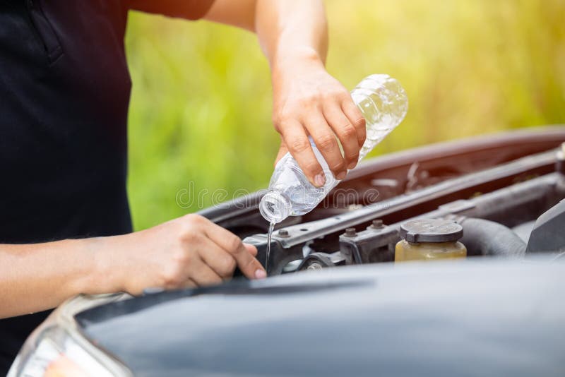 Radiateur De Voiture Pour Le Refroidissement De Moteur Photo stock - Image  du automobile, refroidissement: 128746738