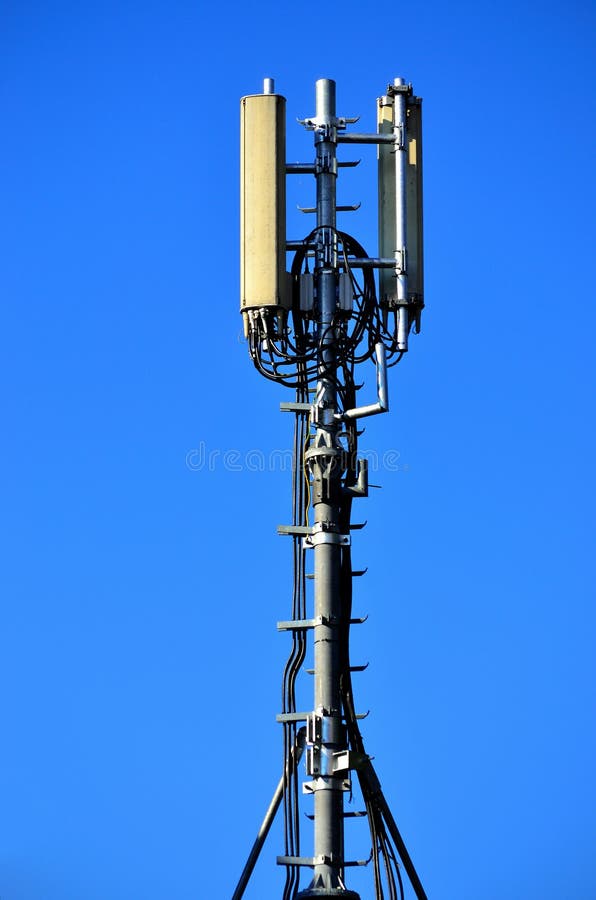 Radio antenna mast