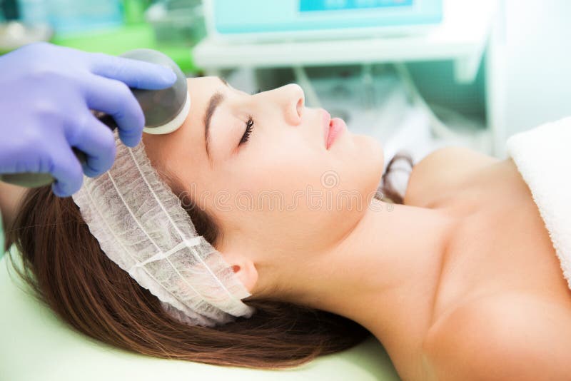 Radio-chirurgie cosmétique image libre de droits Radio-chirurgie cosmétique image libre de droits