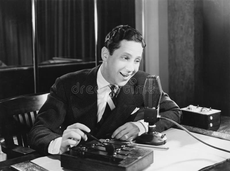 RADIOCONVERSAZIONE (tutte le persone rappresentate non sono vivente più lungo e nessuna proprietà esiste Garanzie del fornitore c fotografia stock libera da diritti RADIOCONVERSAZIONE (tutte le persone rappresentate non sono vivente più lungo e nessuna proprietà esiste Garanzie del fornitore c fotografia stock libera da diritti
