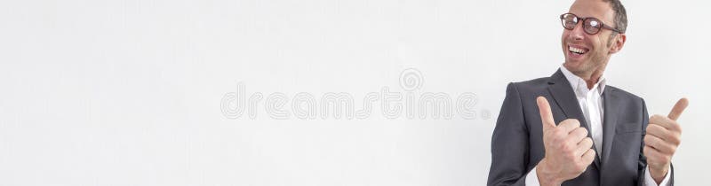 Radosny kierownik cieszy się wygrany przywódctwo z zabawą i humorem, sztandar fotografia royalty free Radosny kierownik cieszy się wygrany przywódctwo z zabawą i humorem, sztandar fotografia royalty free