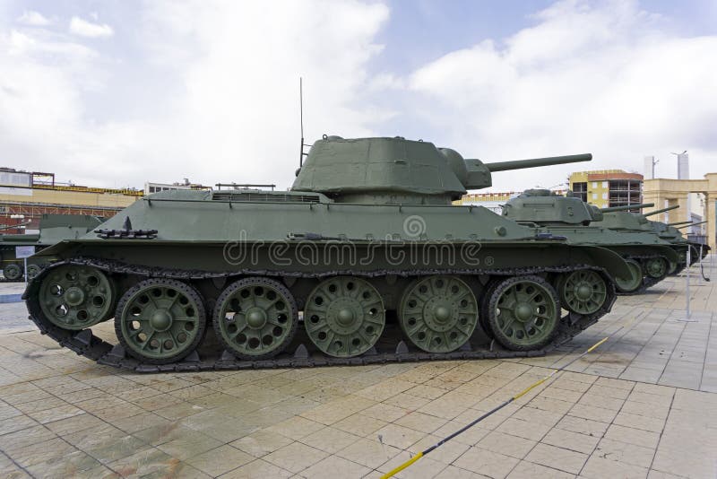 Radziecki miotacza zbiornika OT-34-76 model 1942 w muzeum militarny wyposażenie obraz stock Radziecki miotacza zbiornika OT-34-76 model 1942 w muzeum militarny wyposażenie obraz stock