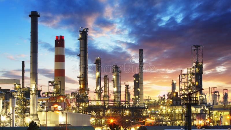 Raffineria del gas e del petrolio, settore produzione energia fotografie stock libere da diritti Raffineria del gas e del petrolio, settore produzione energia fotografie stock libere da diritti