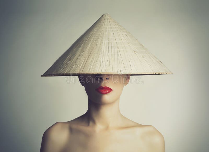 Cappello cinese immagine stock. Immagine di entwine ...