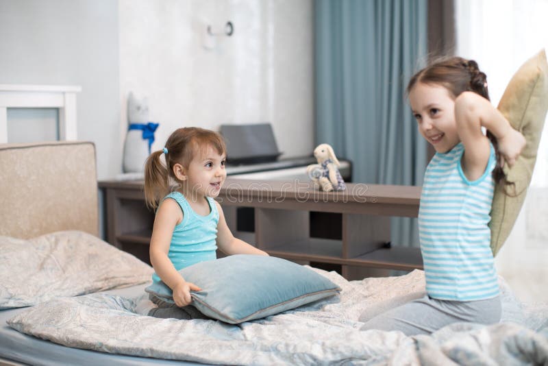 Cuscino Morbido A Sfera Con Nodo - 25 Cm, Peluche, Rosa, Per Camera Bambini O Divano