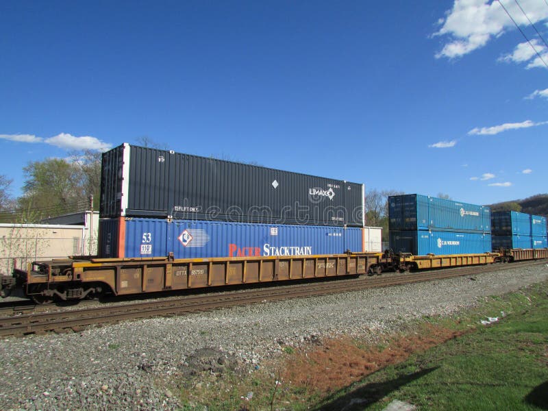 railroad-platform-cars-pacer-stacktrain-umax-c-h-robinson-intermodal-csx-union-pacific-domestic-interline-container-53487322.jpg