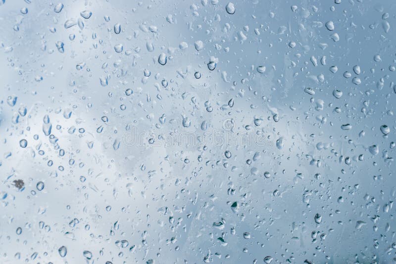 Bạn đã bao giờ nghe tiếng giọt mưa rơi vào nền nhà lắc lư, khiến bạn muốn lắng nghe âm thanh của mưa và cảm nhận hương vị của tiết trời lạnh? Hình ảnh này sẽ đưa bạn đến trữ tình của giọt mưa. Nhấn vào hình ảnh để xem ngay!