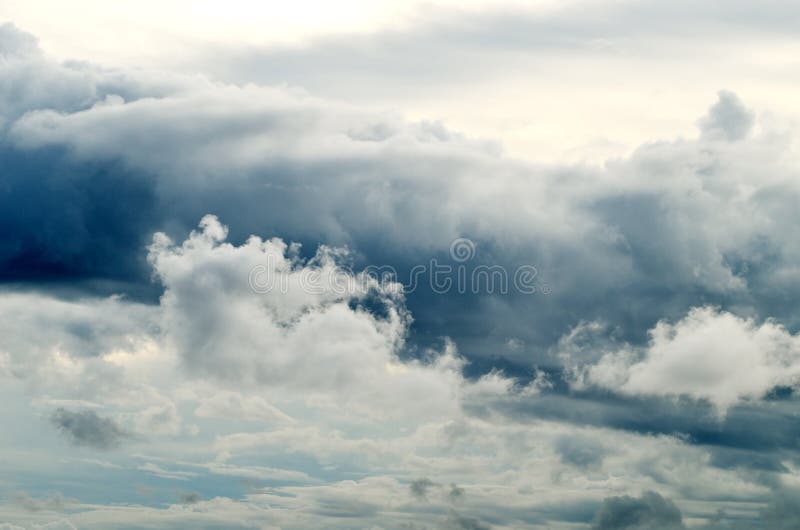 Raincloud w niebie obraz royalty free Raincloud w niebie obraz royalty free