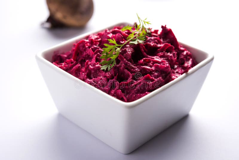 Raita das beterrabas ou salada ou koshimbir imagem de stock royalty free
