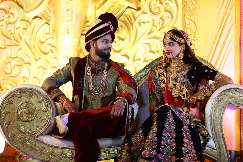 Image of Indian couple in ethnic wear in namaskara pose or  greeting-VI645059-Picxy
