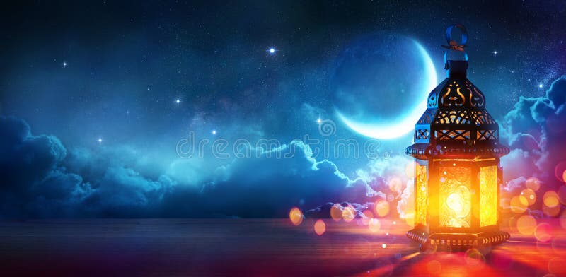 Ramadan kareem moon och arabiska lantern royaltyfri bild