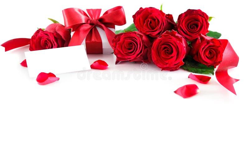 Ramalhete de rosas vermelhas e de caixa de presente com Empty tag fotografia de stock Ramalhete de rosas vermelhas e de caixa de presente com Empty tag fotografia de stock