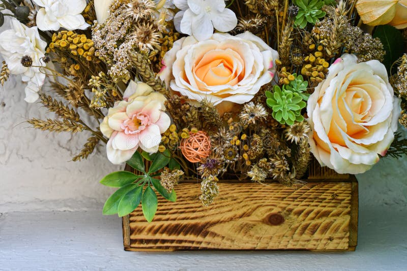 Ramo De Flores En Madera Natural Ramo De Flores En Madera Natural