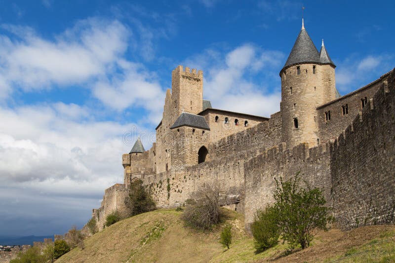 Ramparts i górują Carcassonne zdjęcia stock Ramparts i górują Carcassonne zdjęcia stock