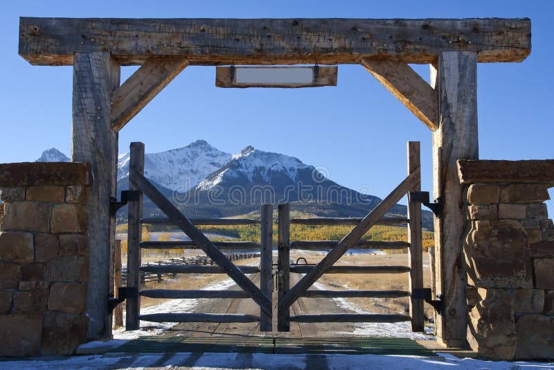Ranch del Colorado con il cancello di legno