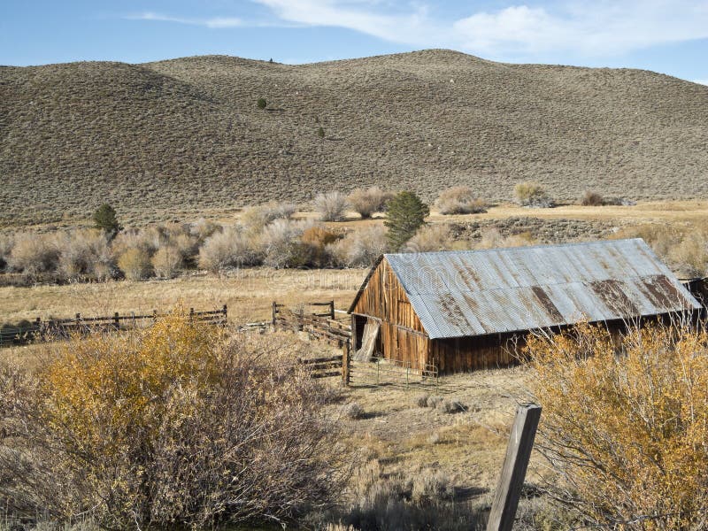 Ranch Setting On The Eastern Sierra Nevada Stock Photos Image 22045203