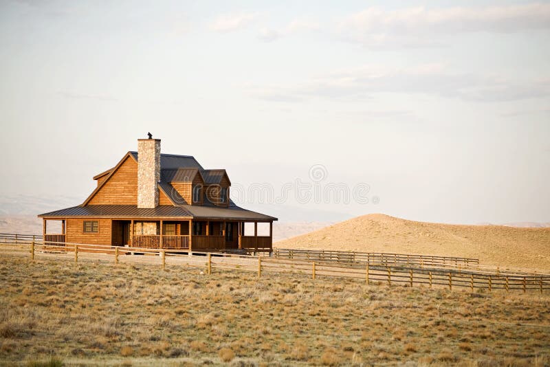 Das alte RanchHaus stockfoto. Bild von bäume, ranch 78837860
