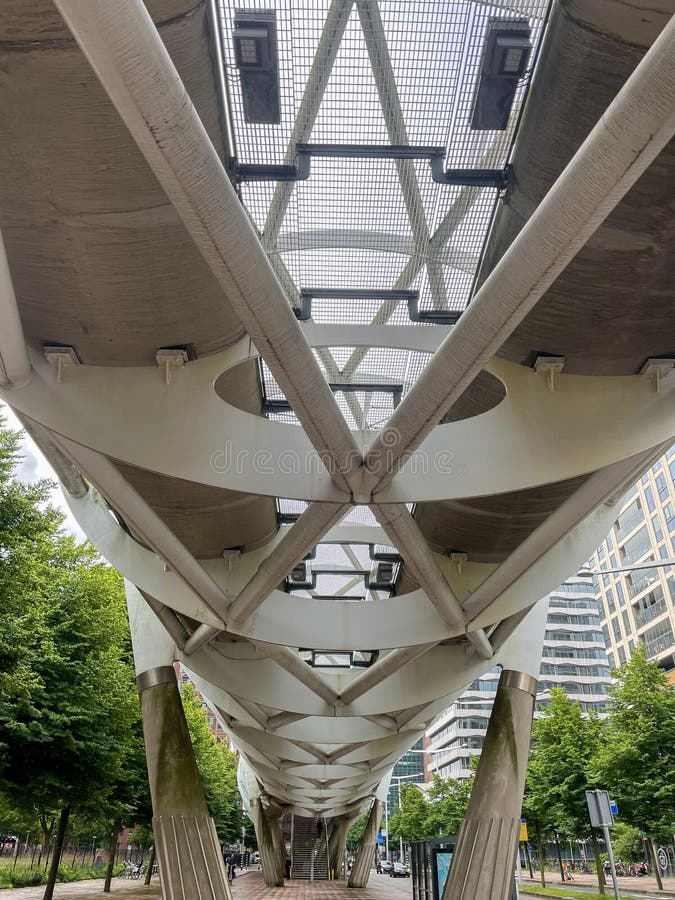 Randstadrail Tram i staden Haag Nederländerna. 4 juni 2025 royaltyfria bilder