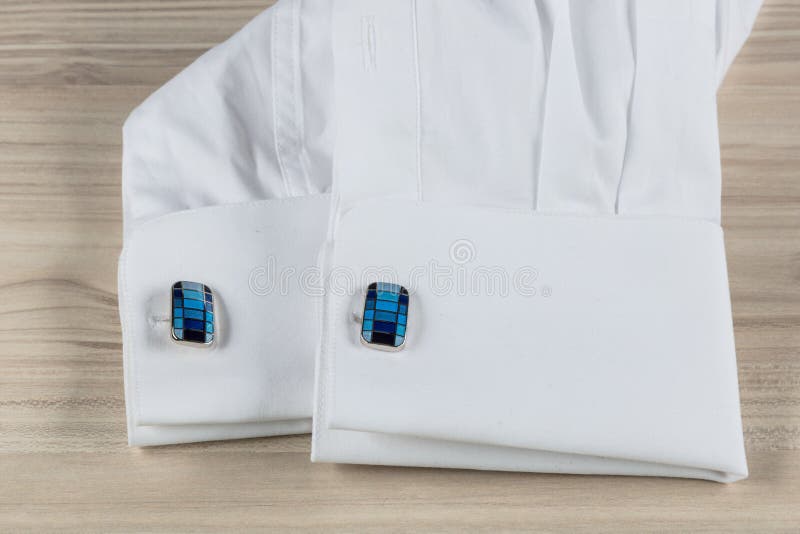 Ranek fornal Cufflinks Mężczyzna ` s koszula zdjęcie royalty free Ranek fornal Cufflinks Mężczyzna ` s koszula zdjęcie royalty free