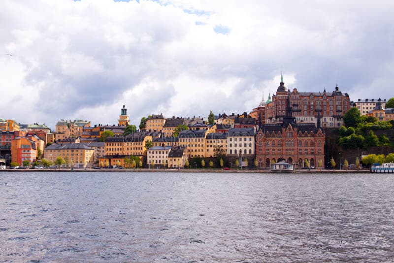 Rangée colorée des maisons Stockholm images libres de droits Rangée colorée des maisons Stockholm images libres de droits