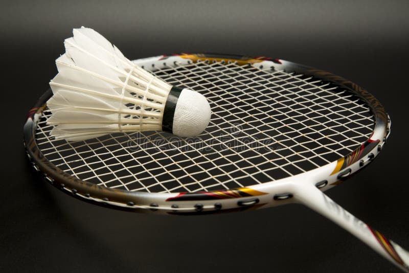 Raqueta de bádminton y shuttlecock imagenes de archivo Raqueta de bádminton y shuttlecock imagenes de archivo