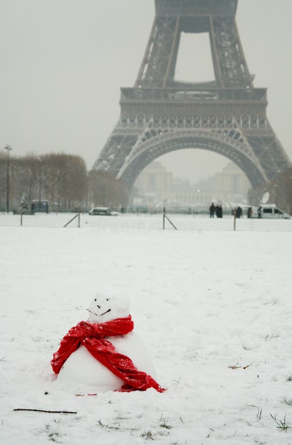 Raro nevoso Parigi.