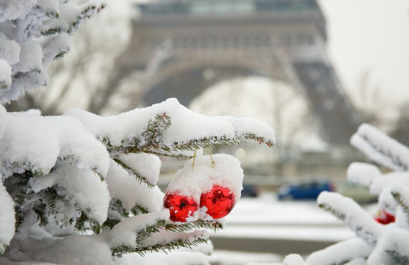 Extrano nevado en París.