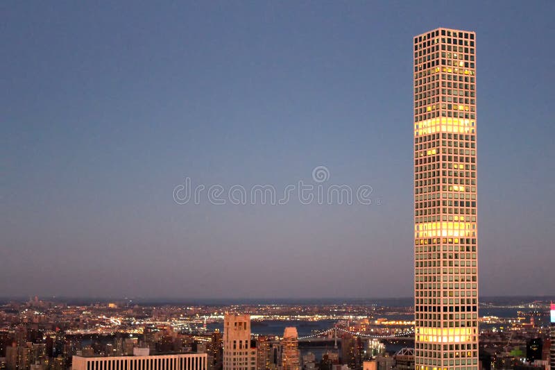 Rascacielos 432 de la avenida de parque en Manhattan crepuscular foto de archivo Rascacielos 432 de la avenida de parque en Manhattan crepuscular foto de archivo