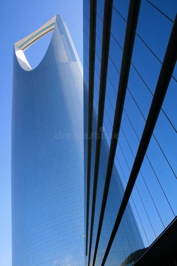 Rascacielos moderno en Riyadh