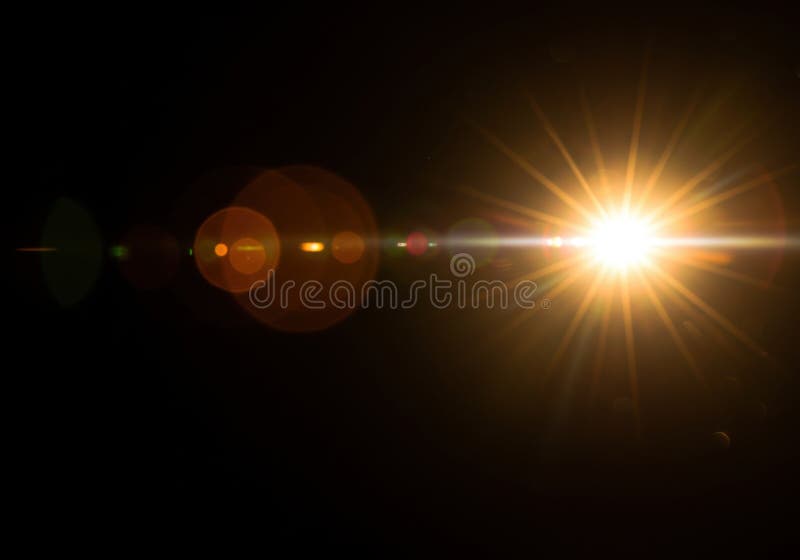 Rasgo de luz horizontal fuerte con un punto de luz central y bordes de lente dispersos sobre negro libre illustration