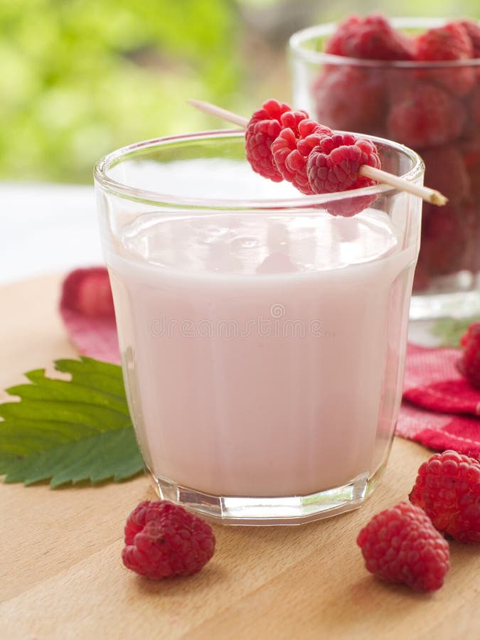 Raspberry yogurt