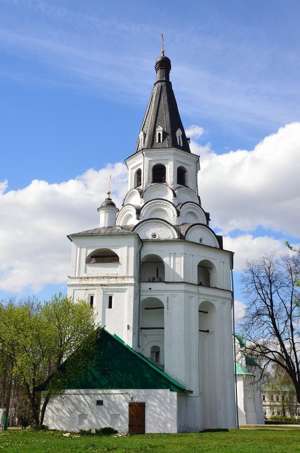 Raspyatskaya kerk-Klok Toren in Aleksandrovskaya Sloboda, Vladimir-gebied, Gouden ring van Rusland stock foto's Raspyatskaya kerk-Klok Toren in Aleksandrovskaya Sloboda, Vladimir-gebied, Gouden ring van Rusland stock foto's