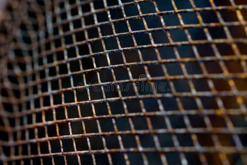 Rast-Metallsieb aus Kamin lizenzfreie stockfotos Rast-Metallsieb aus Kamin lizenzfreie stockfotos